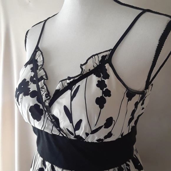 Snap White Floral Surplice Neck Ruffle Trim Mini Sun Dress Size 9 Junior - Picture 8 of 9